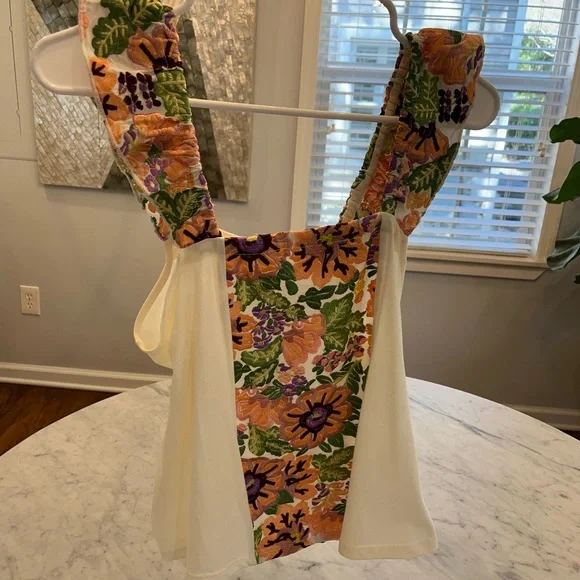 Brand new anthropology top - Picture 1 of 3